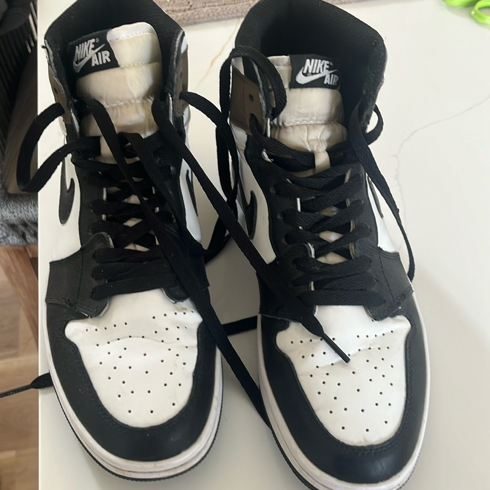 Jordan 1s mocha